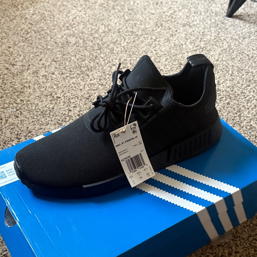 Adidas Men's Triple Black Sneakers